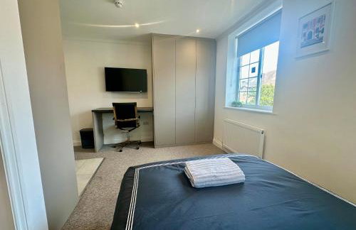 Spectacular Modern, Private Apartment,15 Mins To Central London - Photo 5