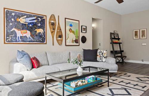 Artist Retreat at Cypress Creek - Hotub - Sleeps 9 - Photo 34