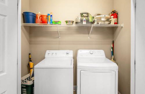 Spacious Family Retreat-Hot tub & Game Room - Foto 43