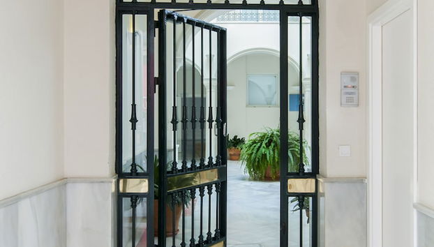 Suites Sevilla Plaza Apartamentos - Foto 2, Vestíbulo