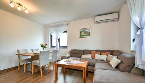 Gorgeous Home In Plesivica With Wifi - Foto 3