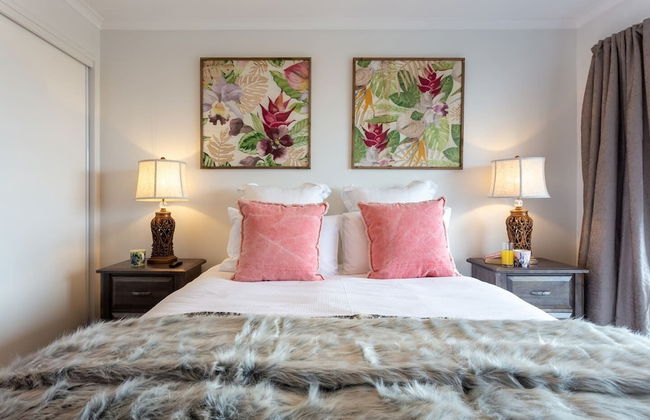 Spacious Lake View Alpine Townhouse Walk TO Town - Foto 7