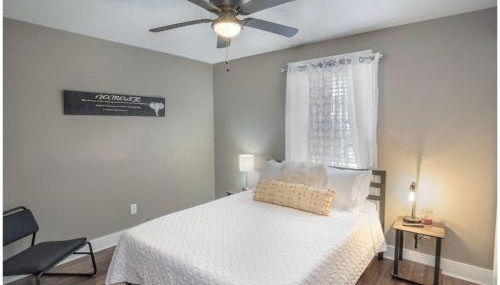 Lovely 3 BR Home Only 9 Minutes From Downtown - Foto 3