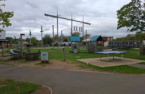 Caravan with hot tub at Tattershall lakes - Foto 52