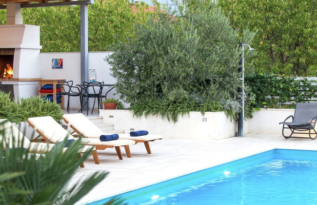 Villa in Kastel Novi Near Beach - Foto 24