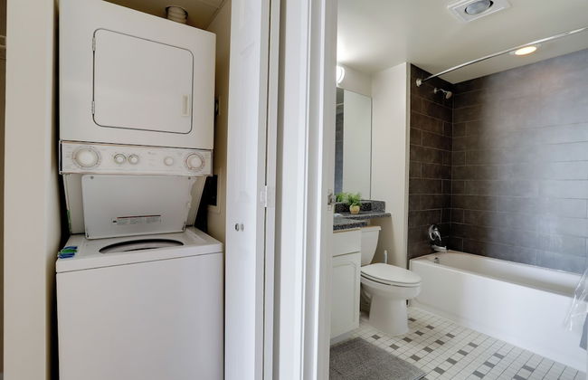 Modern 2BR Stay Near DC Arlington VA - Photo 26