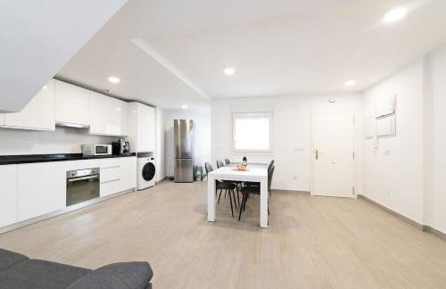 Hogar luminoso y amplio cerca del Mediterráneo - Photo 8