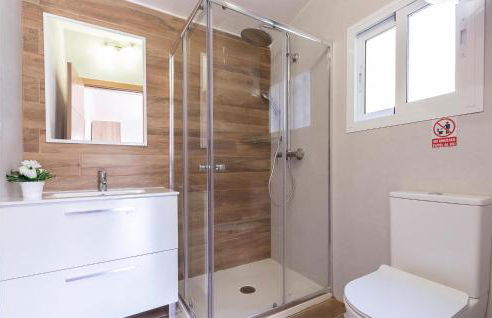 Gorgeous Home In Mezquitilla With Wifi - Photo 24