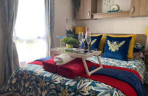 Deluxe 3 bedroom caravan in Haven's Seton Sands Holiday Village,Wifi - Foto 5