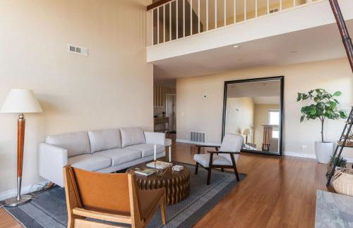 Beautiful Monterey Park Home With a View, Backyard and BBQ - Foto 8