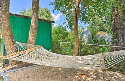 Chic Cottage with Private Yard Steps to Beach! - Foto 22