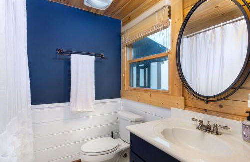 A Celestial Chalet Pets, Hot Tub & Mountain View - Photo 23