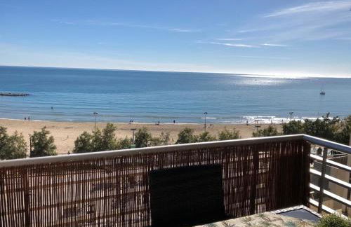 Stunning Sea View - Photo 34