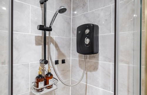 New Modern 2 Bedroom Central Apt Greater Manchester, Sleeps 5, Near Airport with Great Transport Links - Foto 33