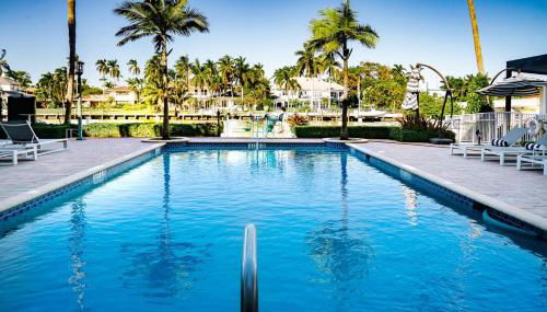 Waterfront 2BR Escape - Pool, Gym & Balcony with Intracoastal Views - Foto 5