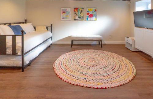 Tower Grove Park 4BR Home with Garage ABODEbucks - Photo 26