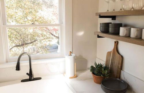 Yosemite Cottage Retreat- Half Block to Downtown - Foto 20