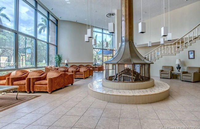 Gorgeous Spot in Hallandale Beach With Pool!! - Foto 45