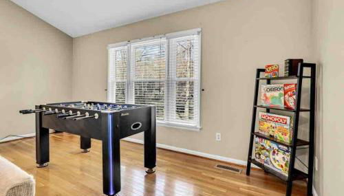 Hot Tub, K Bed, Hammock, Fire pit, Quiet & Peaceful - Foto 3, Game Room