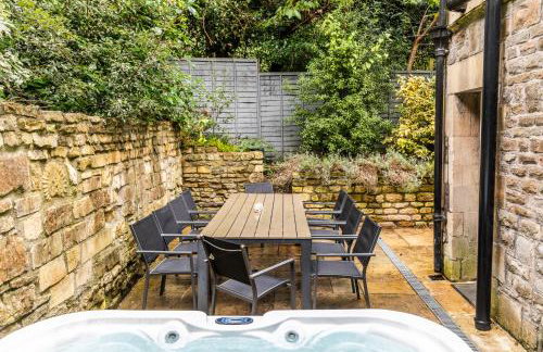 Locksbrook Lodge - Hot Tub - Spacious Outdoor Space - Photo 4