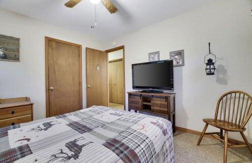 Serenity and Fun all in one in this Cozy Pocono Cabin - Foto 26