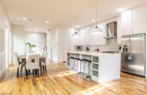 Uptown Modern with Private Patio & 1Gbps Wi-Fi - Foto 41