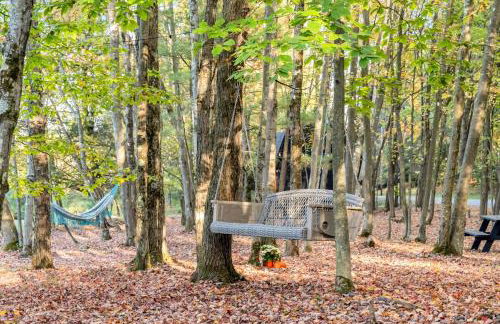 Tiny House Boat on a Tiny Lake Retreat - Foto 7