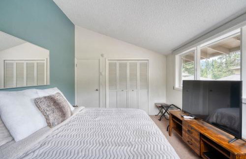 Mt Hood Village Condo - Cozy Retreat with Fireplace - Foto 6