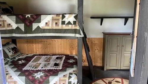 Charming Lakeside Cabin Bungalow with Timeless Rustic Beauty near Portage Lake in Maine - Photo 5