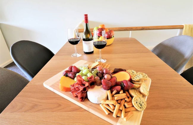 Spacious Lake View Alpine Townhouse Walk TO Town - Foto 18