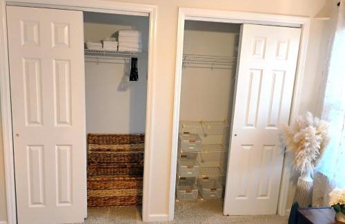 Historic District Retreat - Photo 9