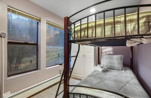 Ski In, Ski Out! 3 BDR Steps From Stagecoach Lift - Photo 55