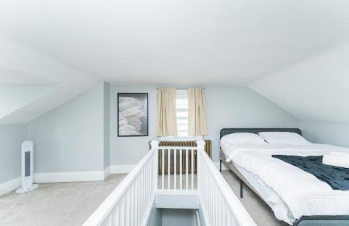 TWO town homes! 6 Bedrooms, 2 King beds, Walk to Eats - Foto 35