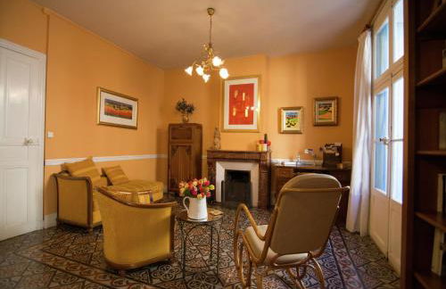 Old wine storehouse with terrace and garden - Foto 1