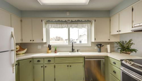 Burley Home with Playground - 1 Mi to Golf Course! - Foto 2