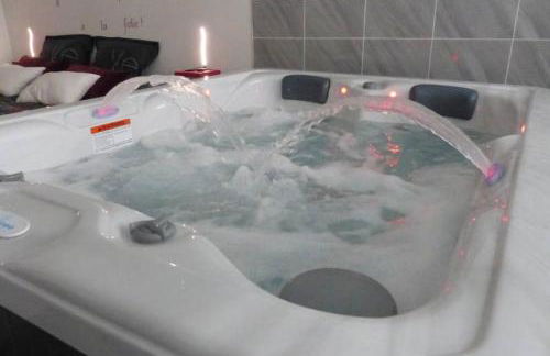 Nuit romantique avec Jacuzzi SPA privatif proche TOULOUSE - Foto 29