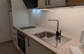 Bajo Capital Con Terraza y Aparcamiento Privado - Foto 3