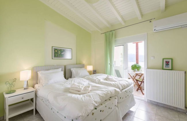 Beautiful and Modern Apartment in Neos Marmaras - Photo 3