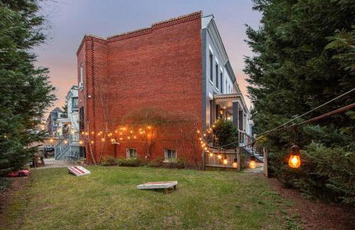 Capitol Hill Stay Like No Other - Photo 29