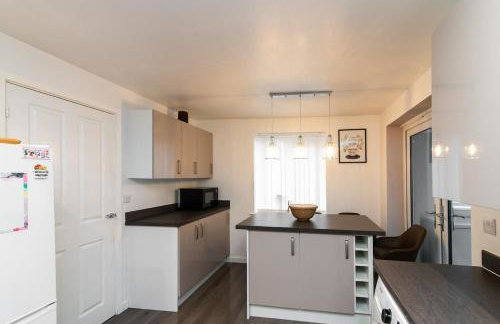 Large 4BDR House By Hyped Properties Short Term Rental Agency With Free Parking & Long Stays Shirebrook - Foto 52