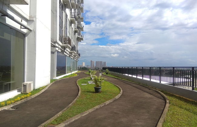 Good Deal And Homey Studio At Park View Condominium - Photo 23