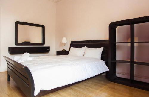 Lovely 3 Bdrm by Meadows - Foto 35