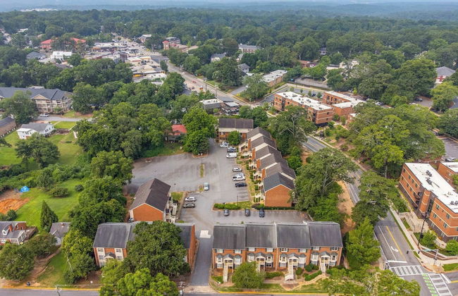 Five Points Dawg Crib On Campus - Foto 18