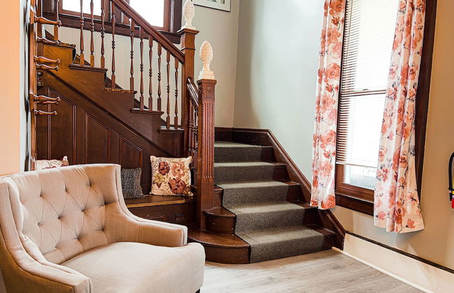 THE 1023 With Private Yard & Parking, Near Falls & Casino by Niagara Hospitality - Photo 44