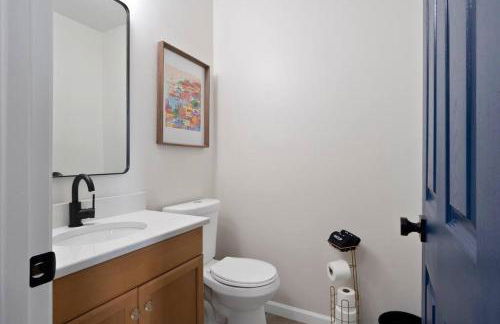 Modern Escape: 5BR/2.5BA Near St. Louis Must-Sees - Foto 6