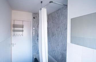 2 Bed Retreat with Roof Terrace - Photo 17