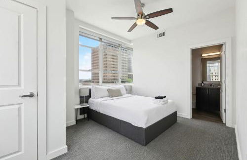 Stylish Downtown High-Rise - 2BD - Foto 12