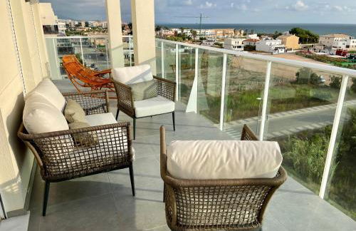 Beautiful penthouse with pool and wonderful beach view - Photo 1