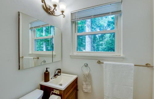 Pasadena Hideaway with Game Room and Fire Pit! - Foto 23