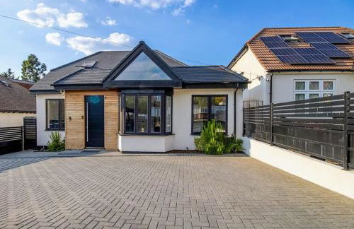 Luxury 4-Bedroom High-End Home, Includes Jacuzzi and Pool Table - Foto 37